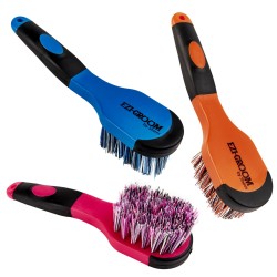 Shires Ezi Groom Bucket Brush